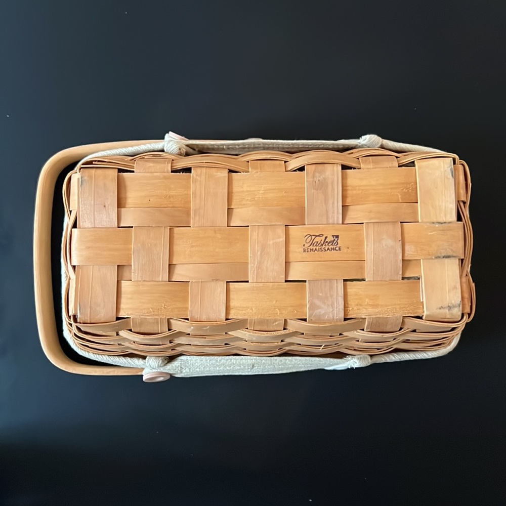 Taskets bread basket . Renaissance collection. Like new condition - Picture 4 of 4